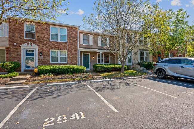 Building Photo - 2841 Millbank Row