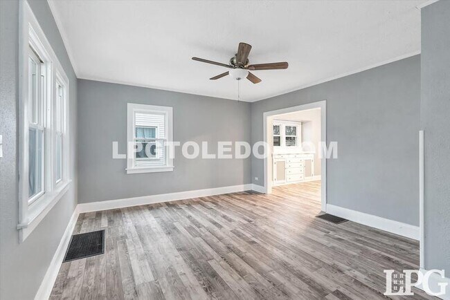 Foto del edificio - 927 Alvison Rd