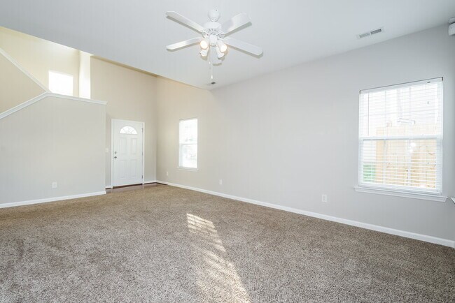Building Photo - 4001 Laurel Glen Dr