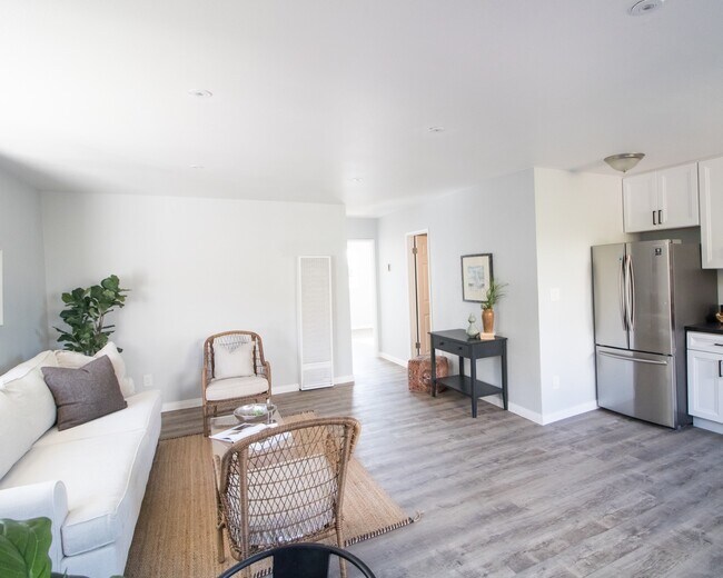 Building Photo - 3983 Cottonwood St