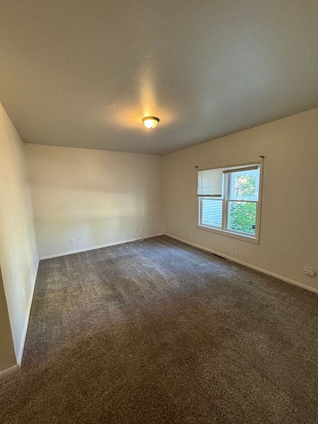 Foto principal - Cozy 3 Bed 1.5 Bath House