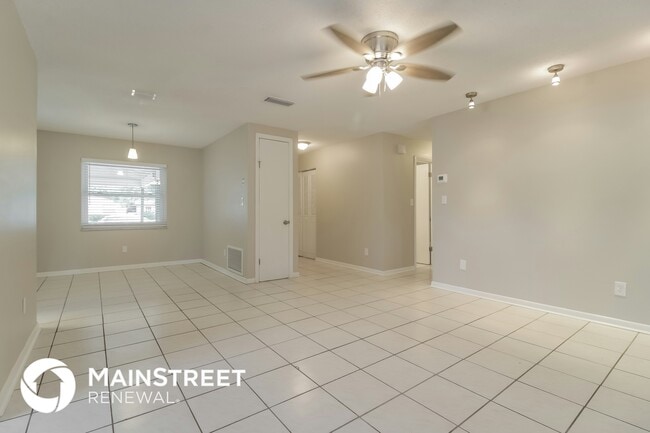 Building Photo - 308 Lochmond Dr