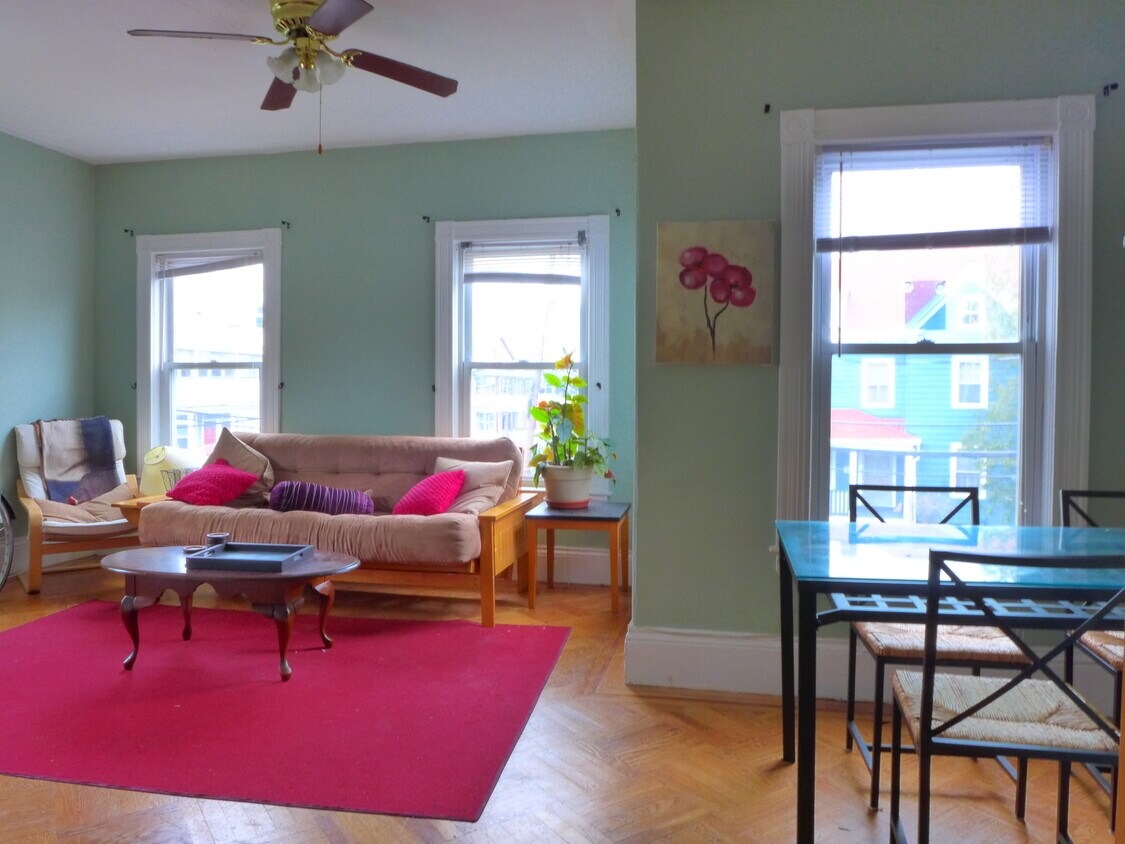 Primary Photo - 5 Foster St