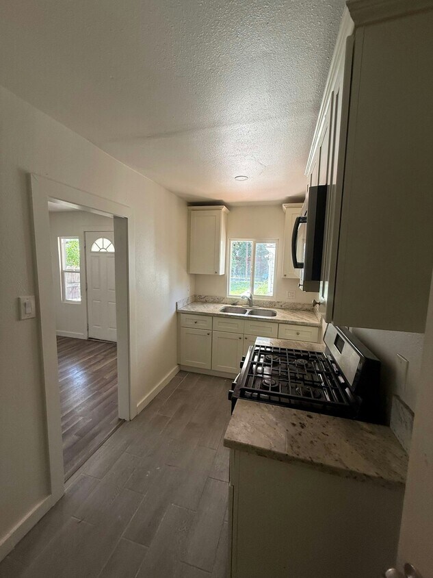 Foto principal - 3420 Lemon St