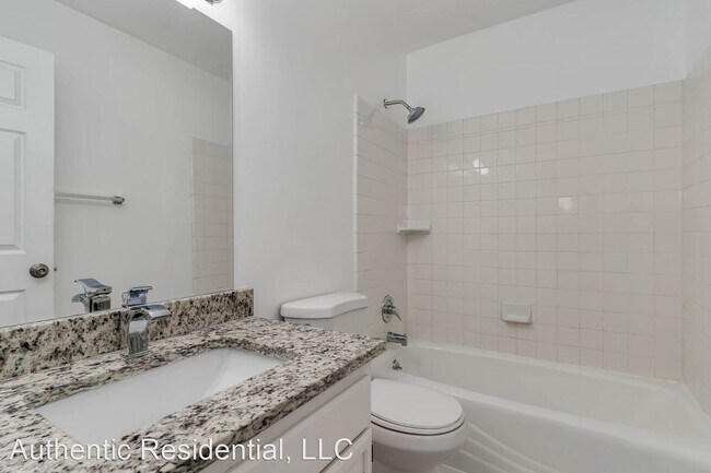 Building Photo - 6 br, 3 bath House - 152 N 700 W