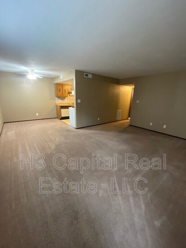 Building Photo - 2407 Frank Scott Pkwy W