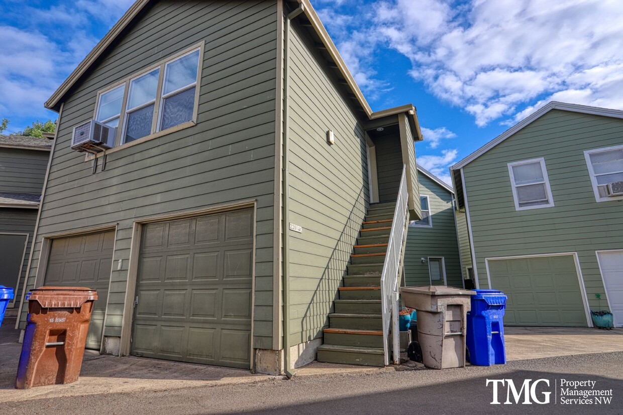 22014 NE Chinook Way Unit C, Fairview, OR 97024 Room for Rent in