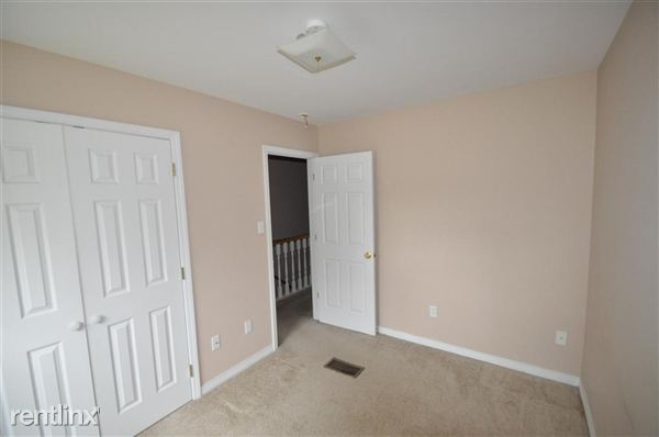 Building Photo - 1501 Gilcrease Ave