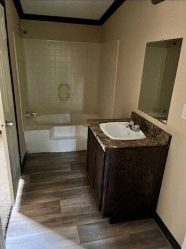 Building Photo - 895 Rd 51023
