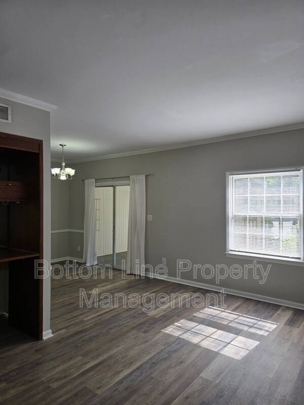 Foto del edificio - 5949 Quail Hollow Rd