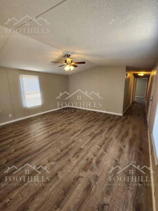 Foto del edificio - 3 Bedroom, 2 Bath Home Near Portman Marina...