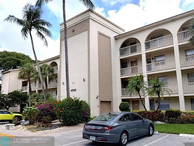 Building Photo - 4502 Martinique Way
