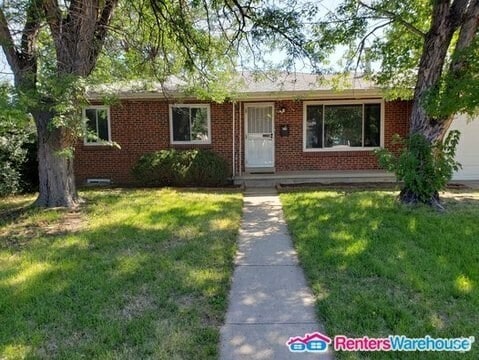 Building Photo - 1480 S Fenton St