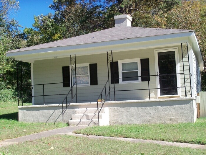 Primary Photo - Two bedroom, one bath house for Rent!