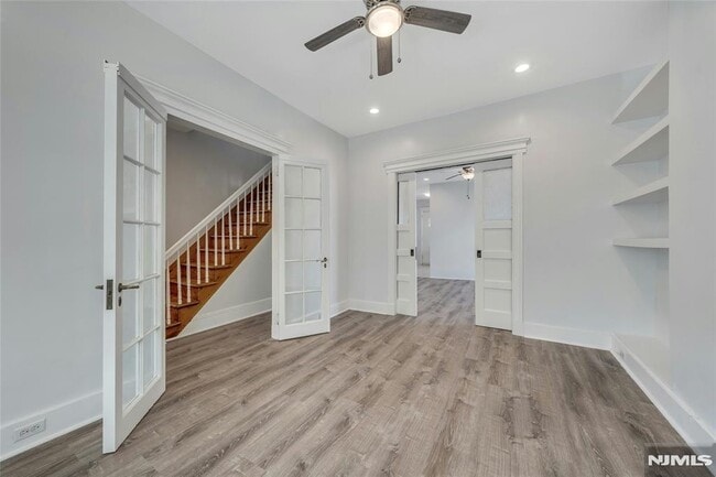 Foto del edificio - 425 Hancock Pl