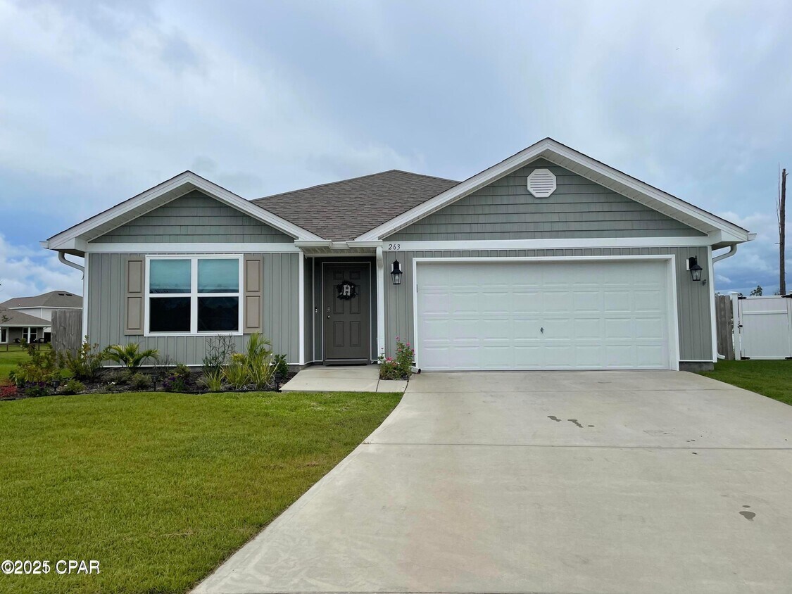 Foto principal - 263 Red Bay Rd