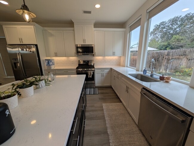 Foto del edificio - 454 Grand Oaks Rd