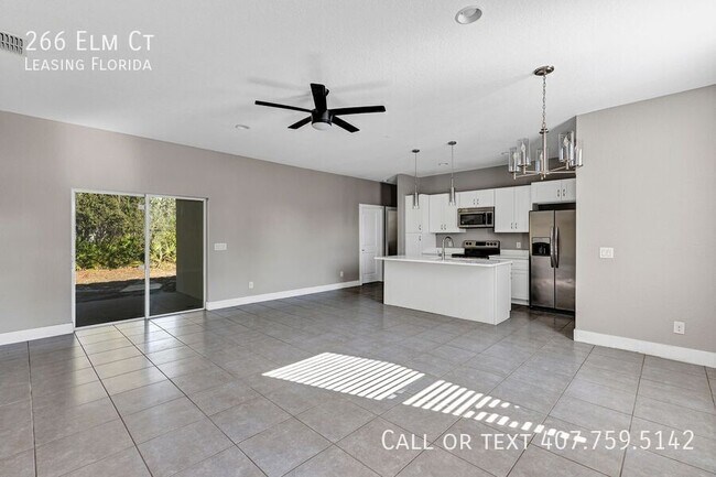 Foto del edificio - 266 Elm Ct