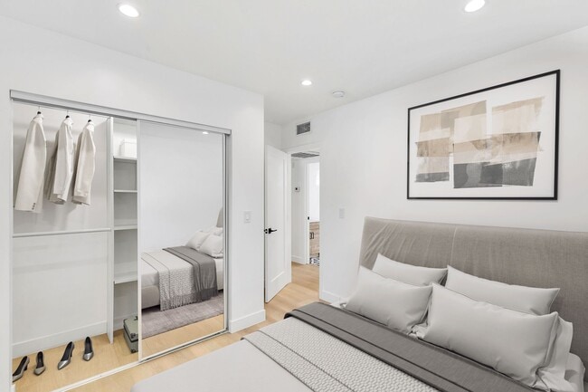 Building Photo - 1815 Bellevue Ave