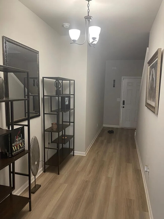 Building Photo - Room in House on Stovall Pl
