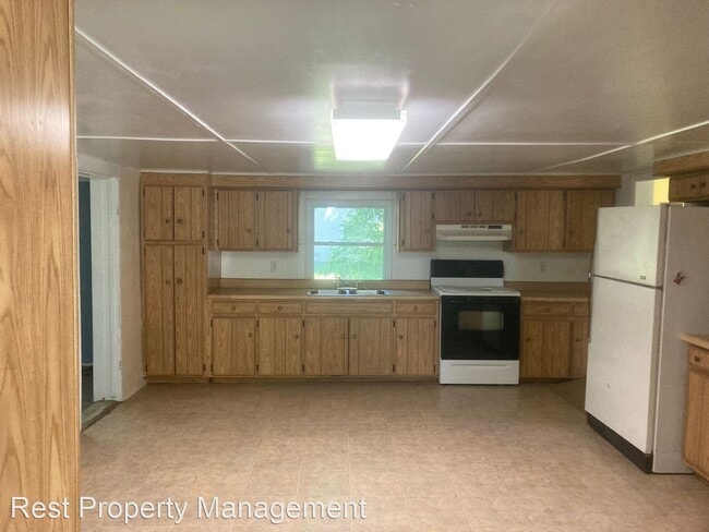 Building Photo - 2 br, 1 bath House - 137 Walnut Street