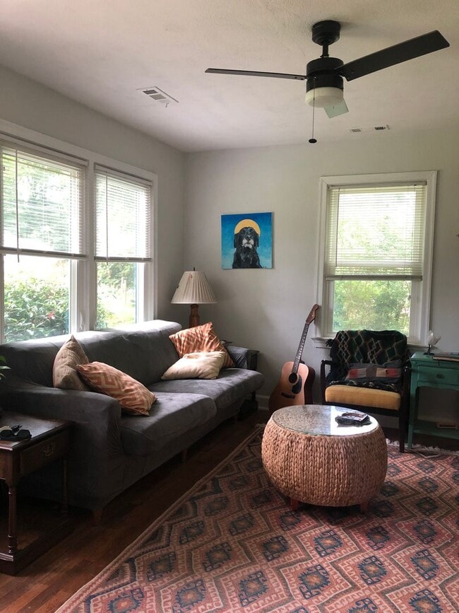 Foto del edificio - 2/1, Charming home with Flexible move-in