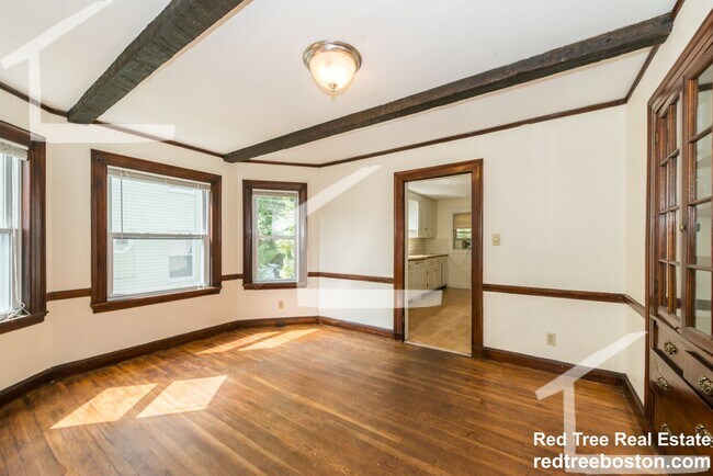 Foto del edificio - 9/1 Spacious Oak Square 4BR/2BA w/free laundry, parking, deck!