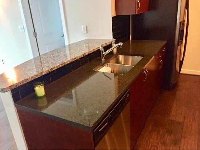 Foto del edificio - 400 W Peachtree St NW