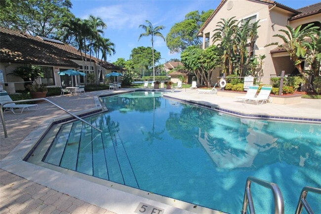 Foto del edificio - 4481 W McNab Rd