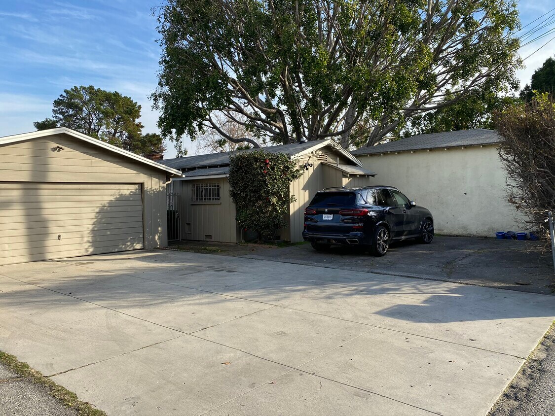 Foto principal - 4845 Agnes Ave