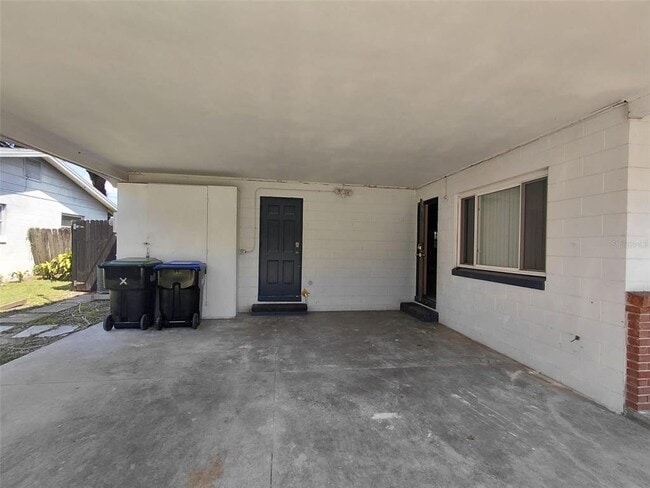 Building Photo - 1527 Leeway Ave