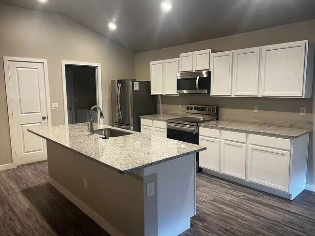 Foto del edificio - 3 Bedroom Home In Upland Crossing