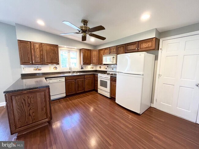 Foto del edificio - 5650 Gary Ave