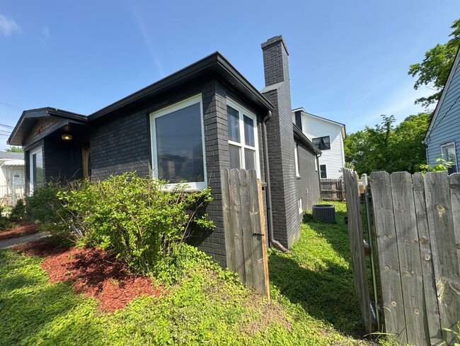 Building Photo - Charming 3BD/2BA Brick Home for Rent in th...