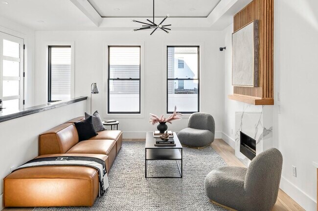 Building Photo - 92 Chapel St