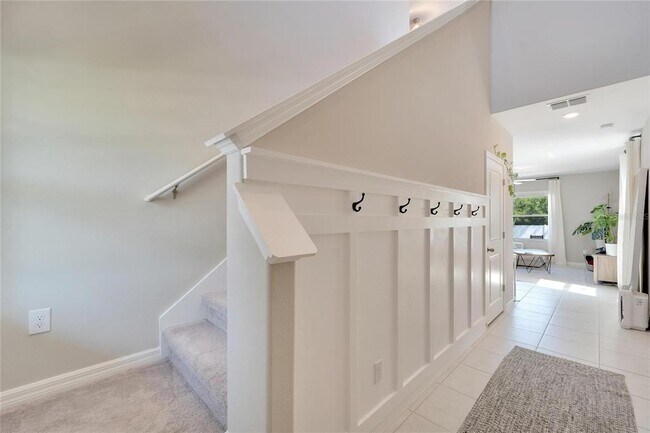 Building Photo - 403 Royal Empress Dr