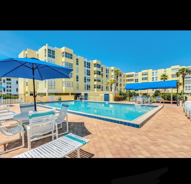 Building Photo - 4700 Ocean Beach Blvd