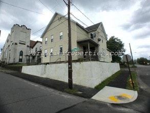 Building Photo - 402 E Market St