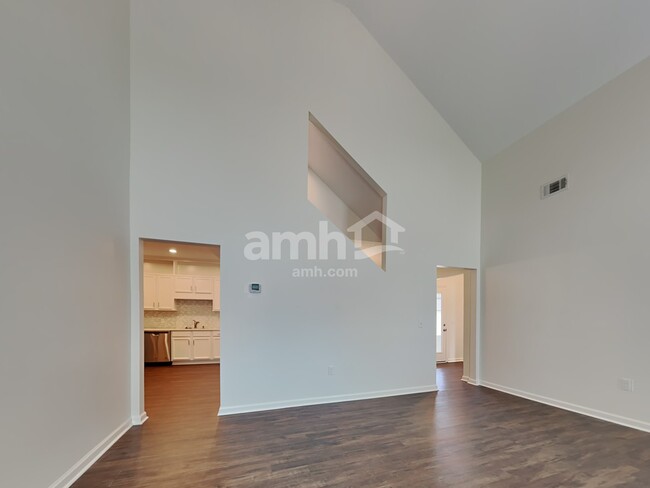 Building Photo - 60 Rhett Ln