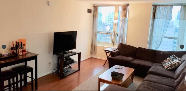 Foto del edificio - 345 N La Salle Dr