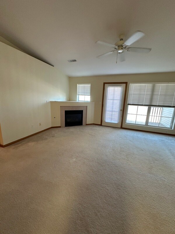 Foto del edificio - 6601 Creekside Dr NE