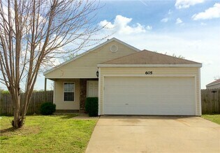 Building Photo - 605 Cedarbrook Ct