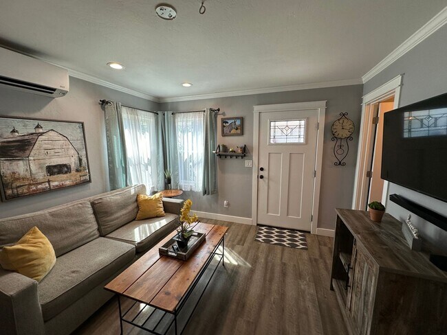 Foto del edificio - 1163 1/2 Park Blvd - Month to Month