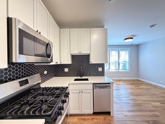 Foto del edificio - 643 W Wrightwood Ave