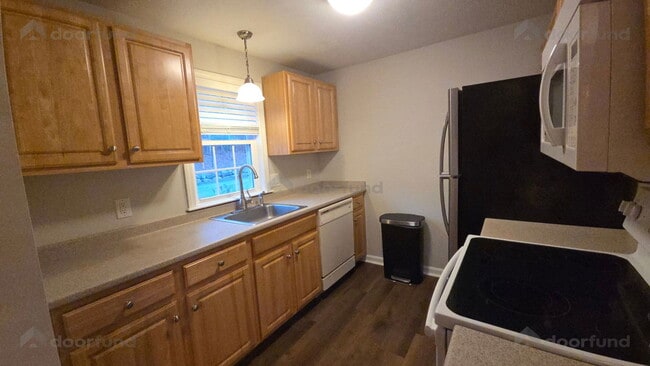 Foto del edificio - 62 Constitution Dr