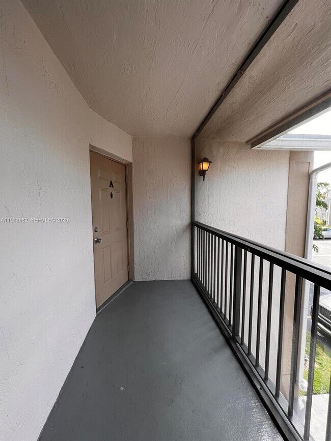 Foto del edificio - 1301 S Franklin Ave