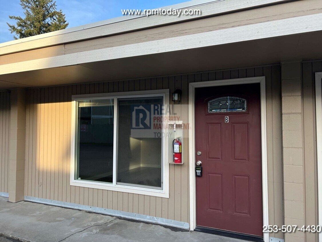 6415 Steilacoom Blvd SW Unit B, WA 98499 Room for Rent in