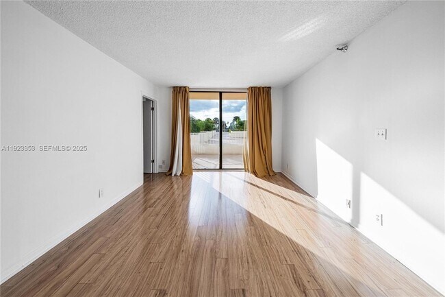 Foto del edificio - 290 174th St St