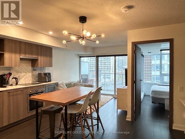 Photo du bâtiment - 19 Bathurst St