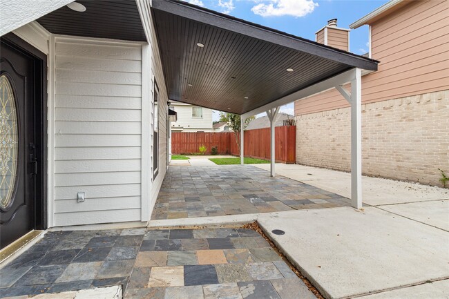 Foto del edificio - 3718 Storm Creek Dr